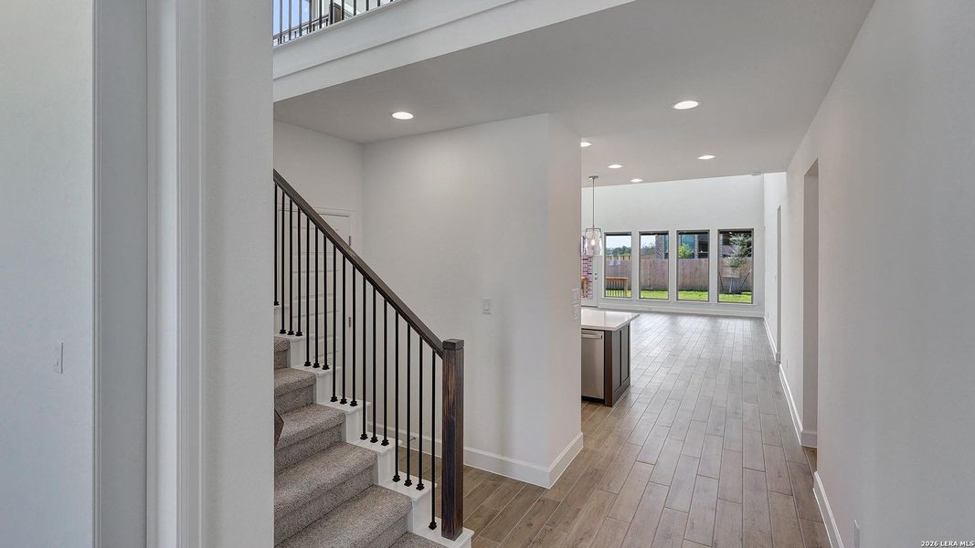 Spacious, unfurnished interior of a new home in Ladera, San Antonio (Image 25).