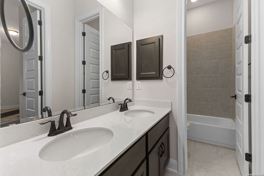 Furnished interior view inside a new home in Waldsanger, New Braunfels (Image 33).
