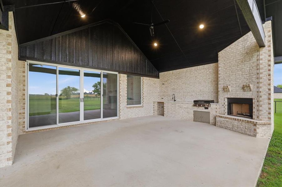 Exterior details and patio area of a home in , Sanger (Image 19).