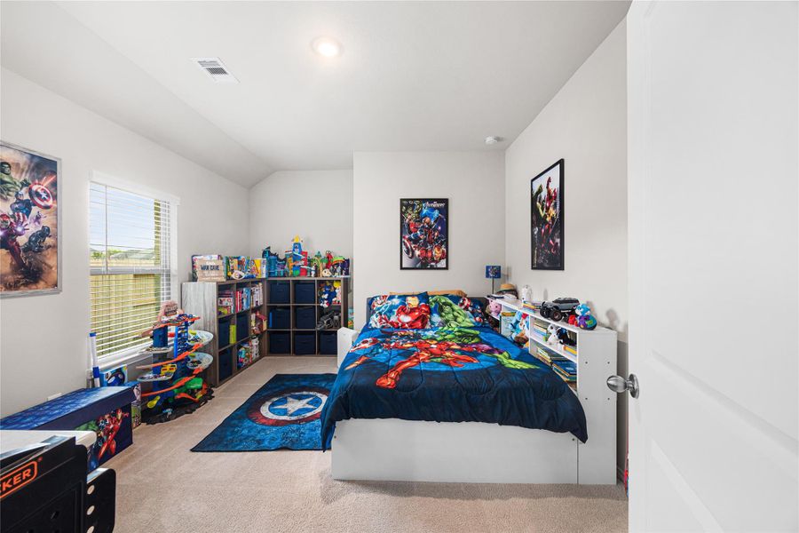 Secondary Primary Bedroom/Multigenerational with en-suite bathroom and separate sitting area