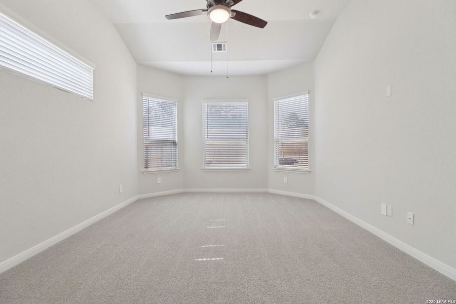 Spacious, unfurnished interior of a new home in Fox Falls, Boerne (Image 40). Spacious, unfurnished interior of a new home in Fox Falls, Boerne (Image 40).