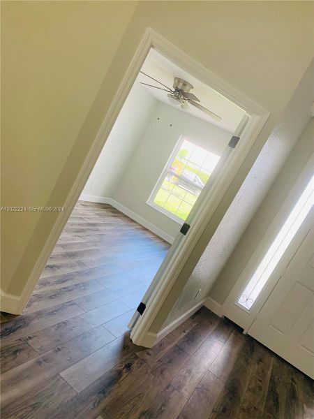 Spacious, unfurnished interior of a new home in , Lake Placid (Image 24).