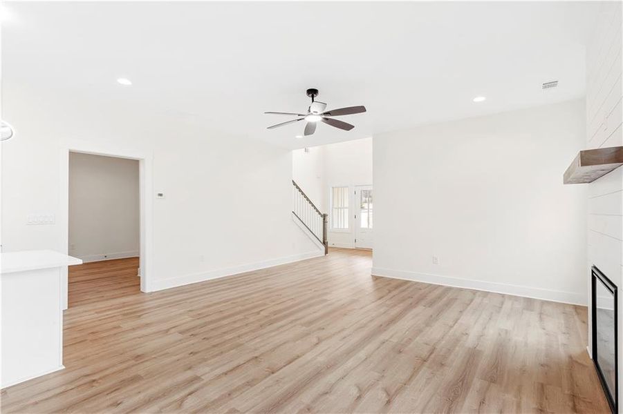 Spacious, unfurnished interior of a new home in , Dallas (Image 27).