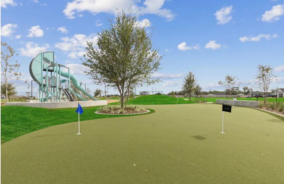 Community amenities in Windcress, Cove (Image 8).