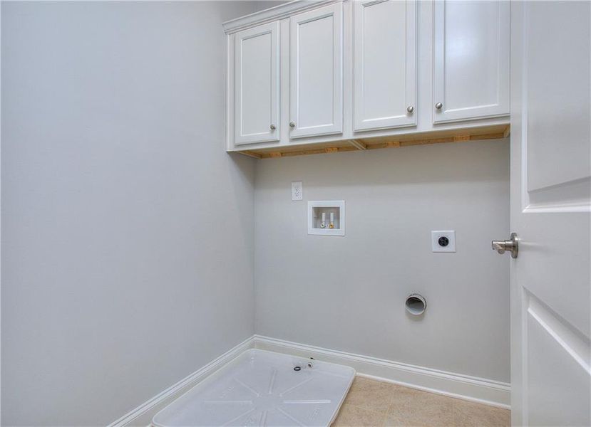 Spacious, unfurnished interior of a new home in , Homer (Image 4).