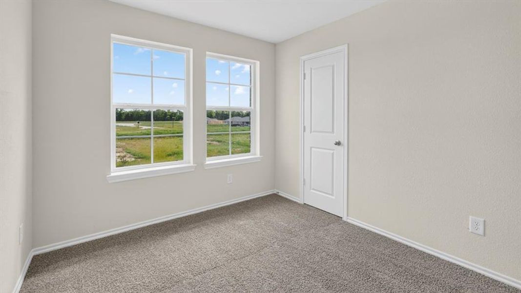 Spacious, unfurnished interior of a new home in Forestbrook Estates, Paris (Image 17).