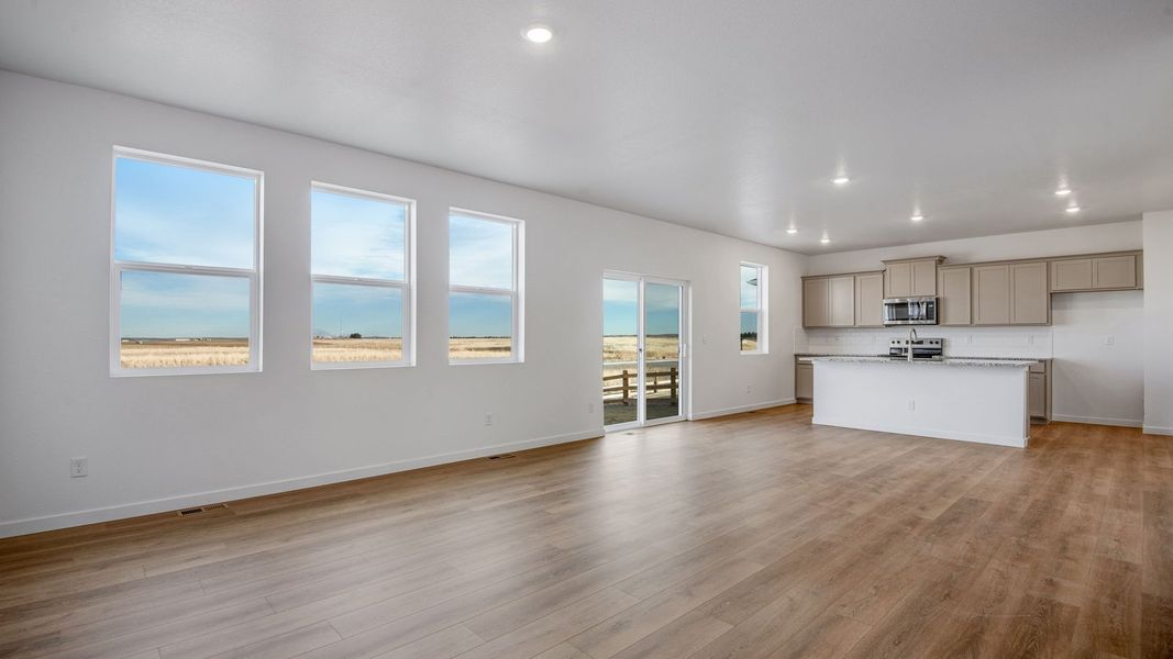 Spacious, unfurnished interior of a new home in Silver Peaks, Lochbuie (Image 17).