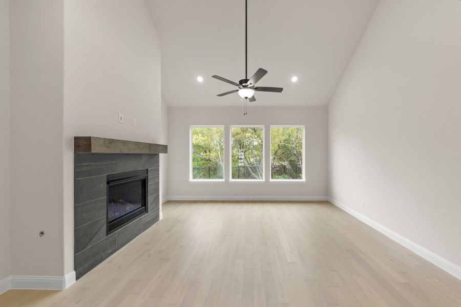 Spacious, unfurnished interior of a new home in Park Hills, Rockwall (Image 22).