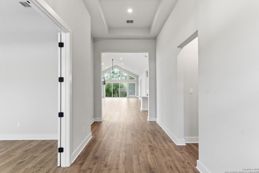 Spacious, unfurnished interior of a new home in Potranco Oaks, Castroville (Image 36).