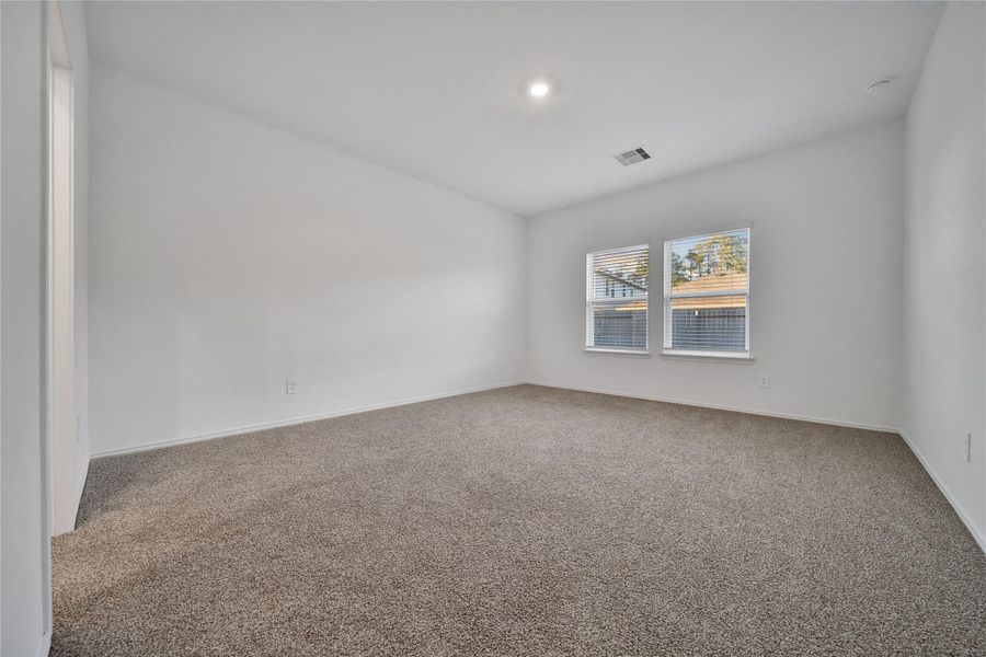 Spacious, unfurnished interior of a new home in Breckenridge Forest, Spring (Image 28).