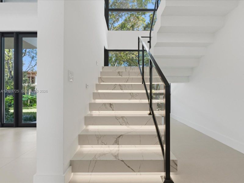 Spacious, unfurnished interior of a new home in , Miami (Image 44).