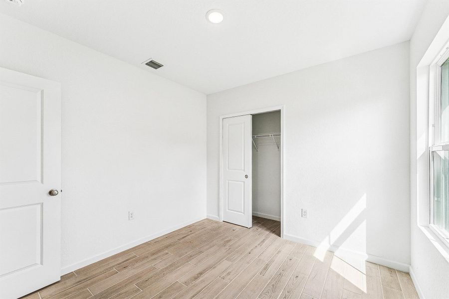 Spacious, unfurnished interior of a new home in , Port St. Lucie (Image 22).