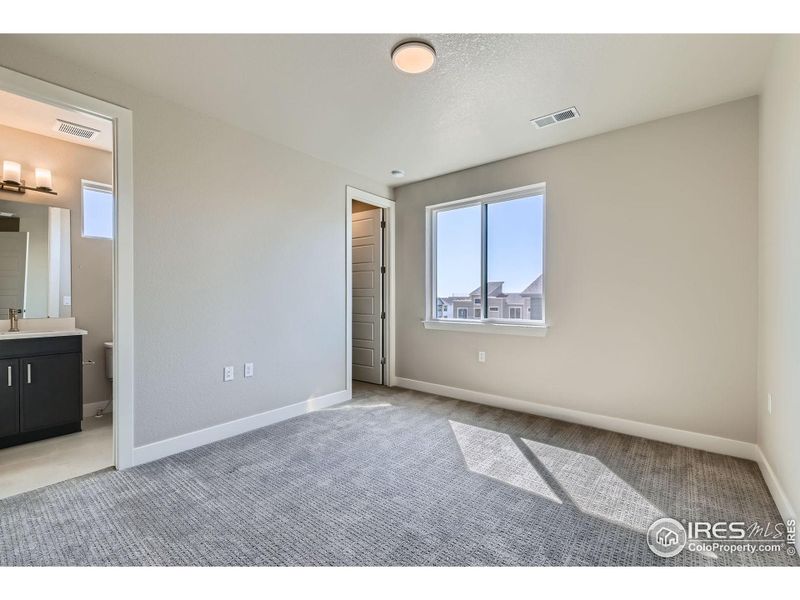 Spacious, unfurnished interior of a new home in Baseline, Broomfield (Image 36).