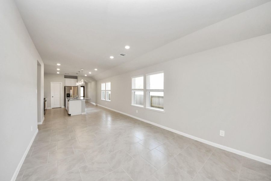 Spacious, unfurnished interior of a new home in Montgomery Ridge: Landmark Collection, Montgomery (Image 22).