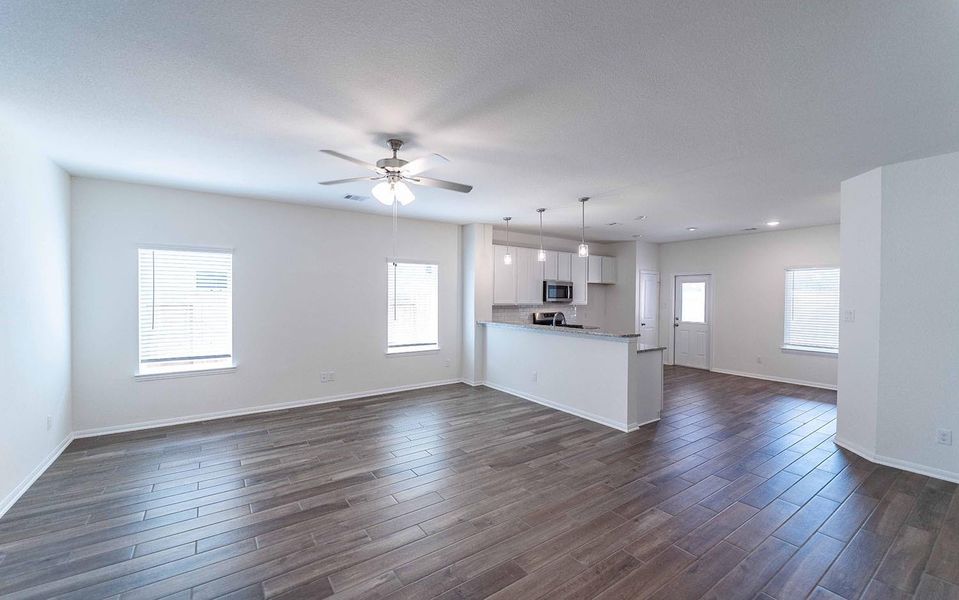 Spacious, unfurnished interior of a new home in Cielo, Conroe (Image 7). Spacious, unfurnished interior of a new home in Cielo, Conroe (Image 7).