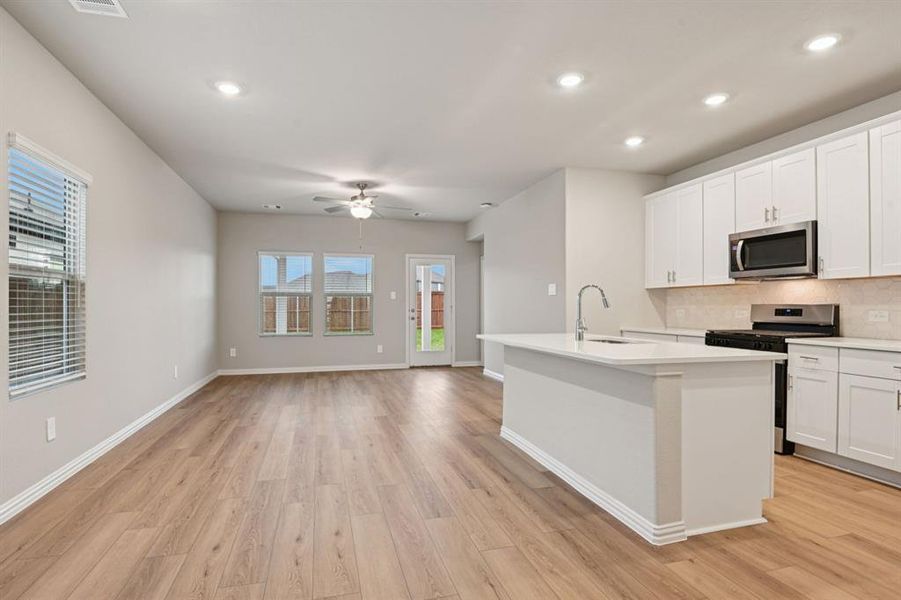 Photo is not of the actual home, but is an inspirational photo of builder’s model home and may depict options, furnishings, and/or decorator features that are not included.