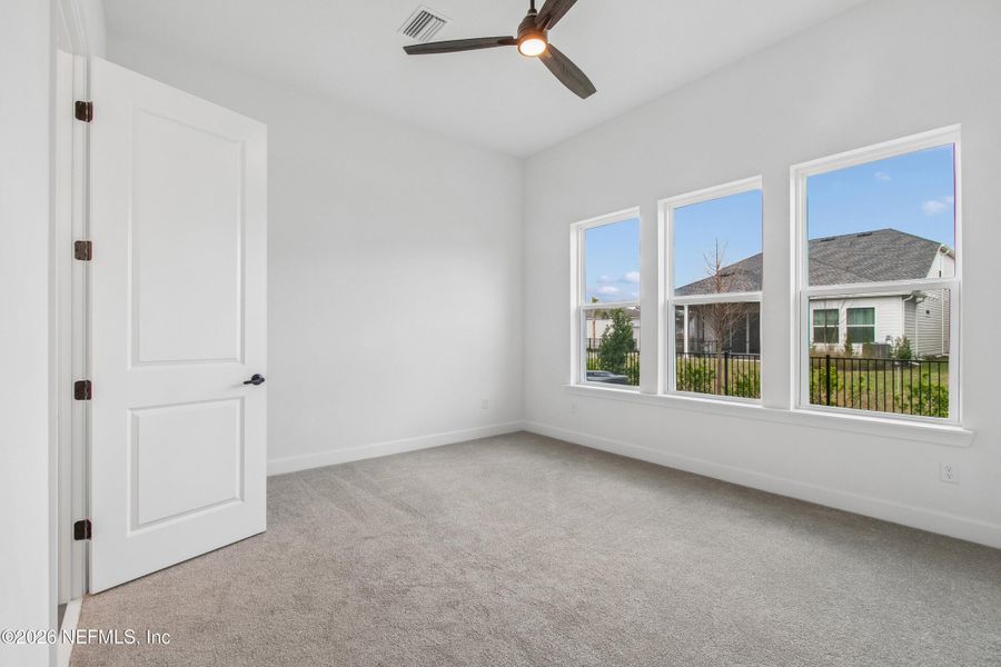 Spacious, unfurnished interior of a new home in Seven Pines 40' Front Entry, Jacksonville (Image 19).
