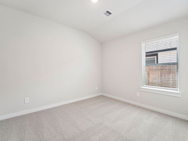 Spacious, unfurnished interior of a new home in Montgomery Oaks - Premier, Conroe (Image 11).