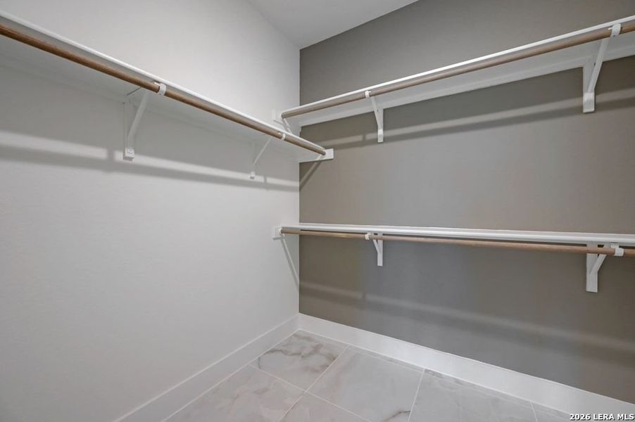 Spacious, unfurnished interior of a new home in Bison Ridge, San Antonio (Image 18).