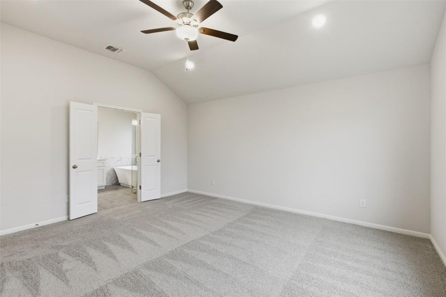 Spacious, unfurnished interior of a new home in Butler Farms, Liberty Hill (Image 16).