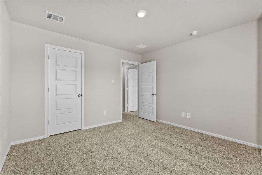 Spacious, unfurnished interior of a new home in Orchard Village, Fort Worth (Image 23). Spacious, unfurnished interior of a new home in Orchard Village, Fort Worth (Image 23).