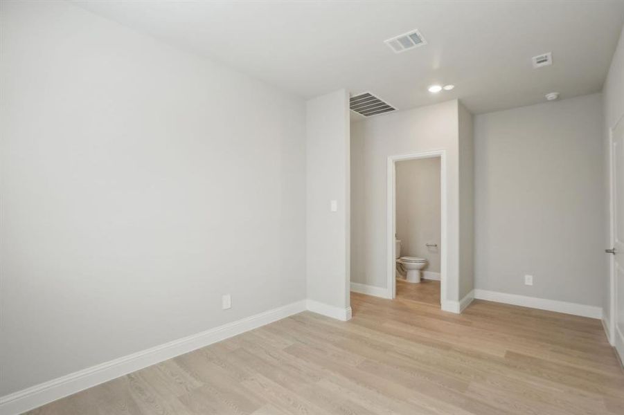 Photo is not of the actual home, but is an inspirational photo of builder’s model home and may depict options, furnishings, and/or decorator features that are not included. Photo is not of the actual home, but is an inspirational photo of builder’s model home and may depict options, furnishings, and/or decorator features that are not included.