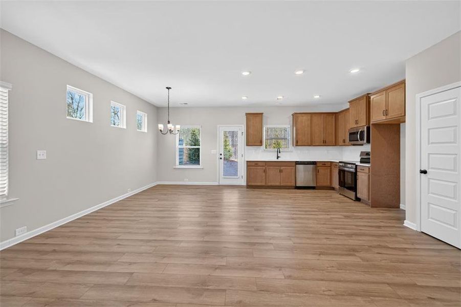 Spacious, unfurnished interior of a new home in Fuller Station, Loganville (Image 25).