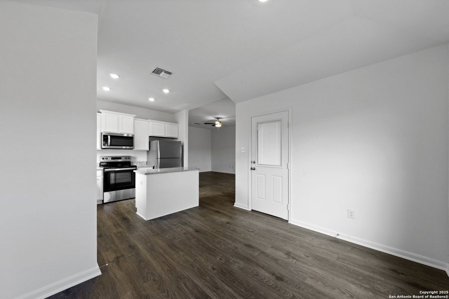 Spacious, unfurnished interior of a new home in , Lytle (Image 12).