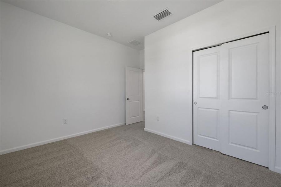 Spacious, unfurnished interior of a new home in Seaport Village, Tavares (Image 25).