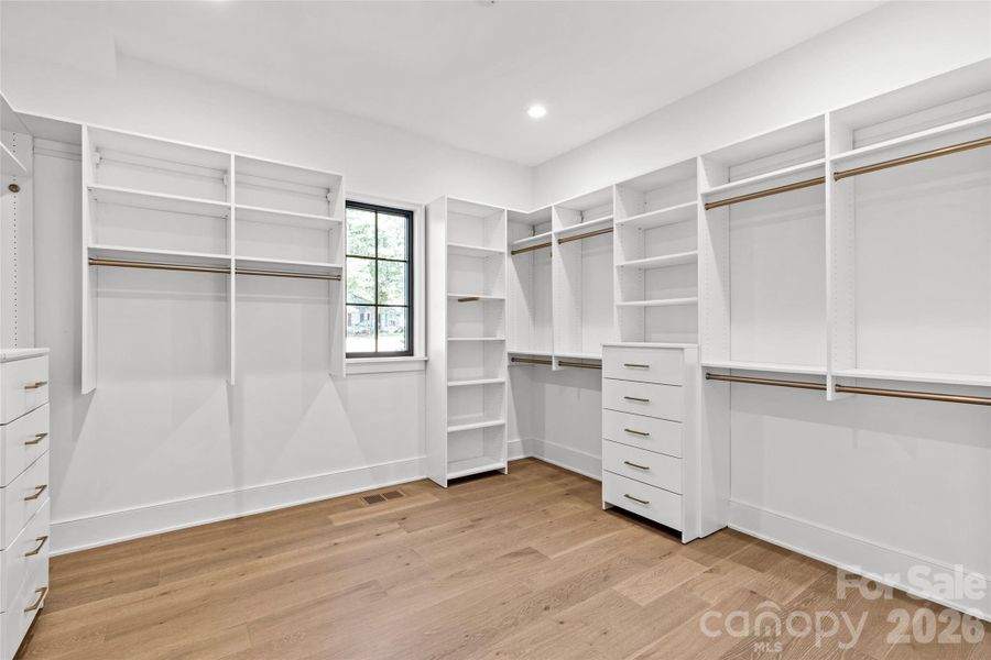 Spacious, unfurnished interior of a new home in Stratford Chase, Charlotte (Image 45). Spacious, unfurnished interior of a new home in Stratford Chase, Charlotte (Image 45).