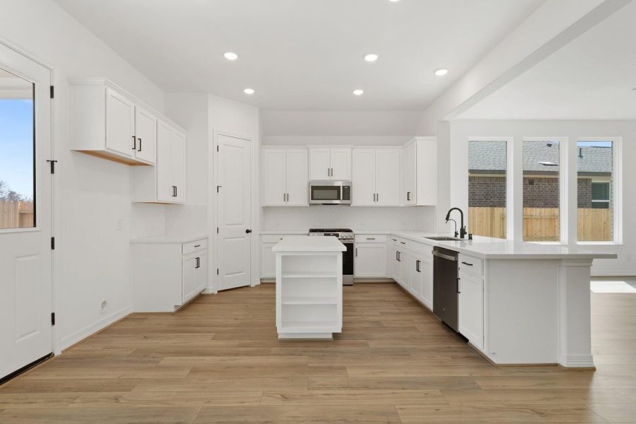 Sample product photo. Actual exterior and interior selections may vary by homesite. Photo may be virtually staged