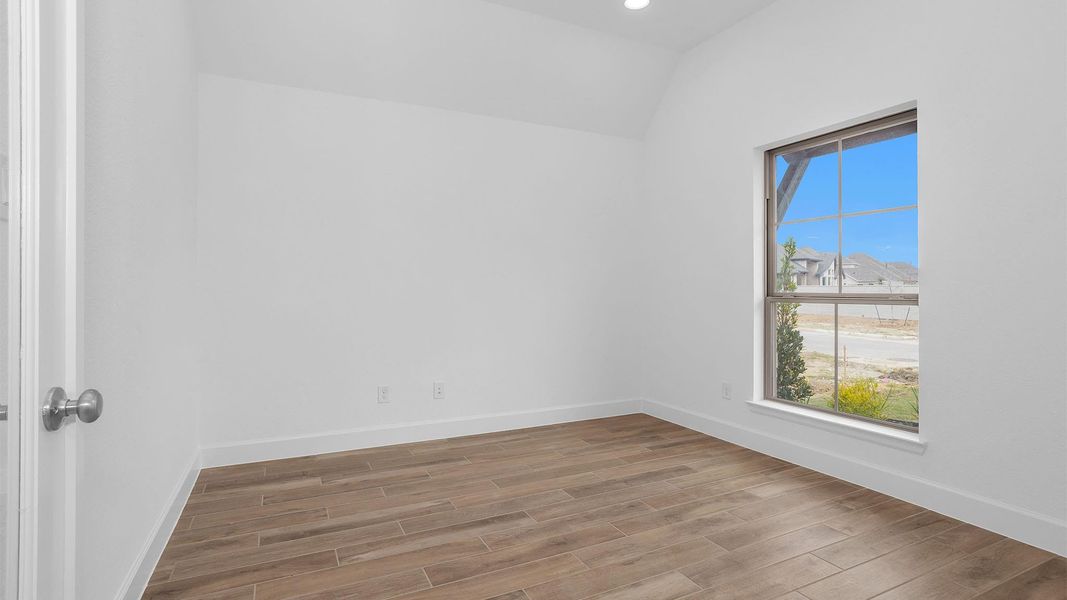 Spacious, unfurnished interior of a new home in Legacy 50', League City (Image 16).