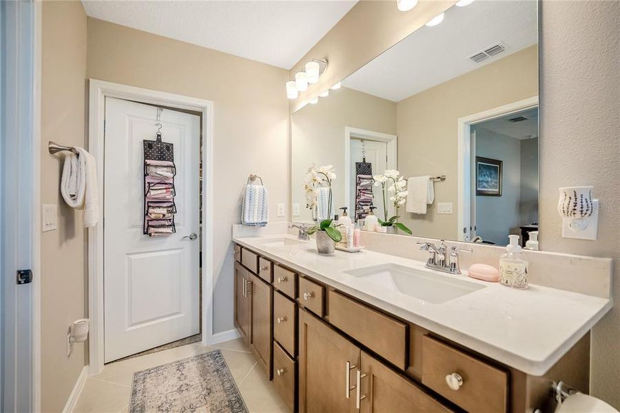 Furnished interior view inside a new home in , Ocala (Image 14).