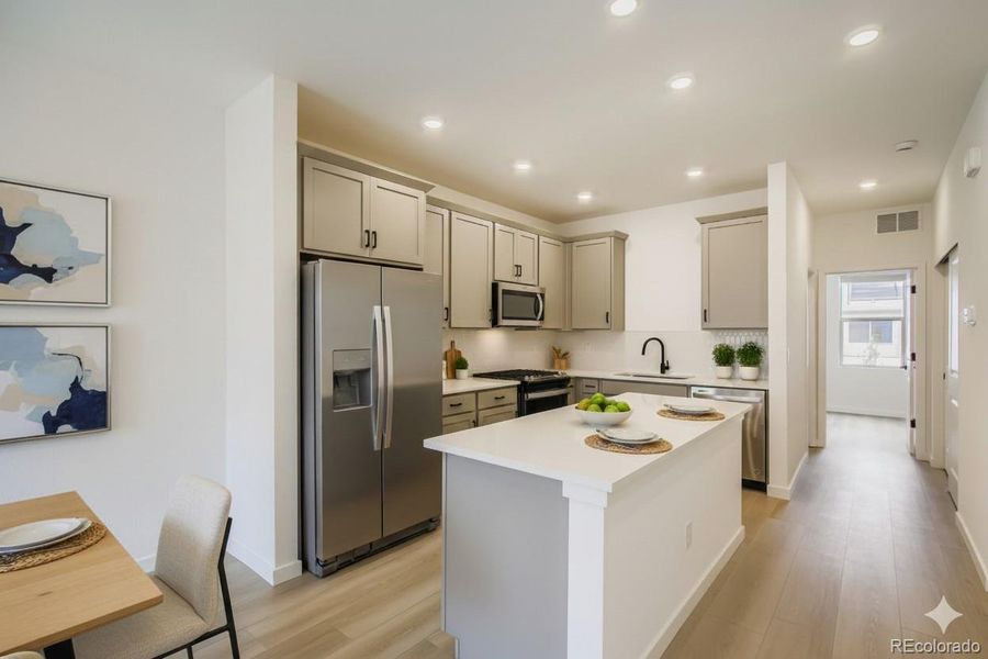 Kitchen/Dining Room Kitchen/Dining Room