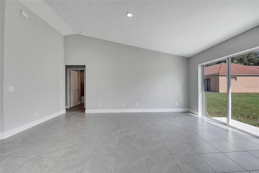 Spacious, unfurnished interior of a new home in , Kissimmee (Image 32).