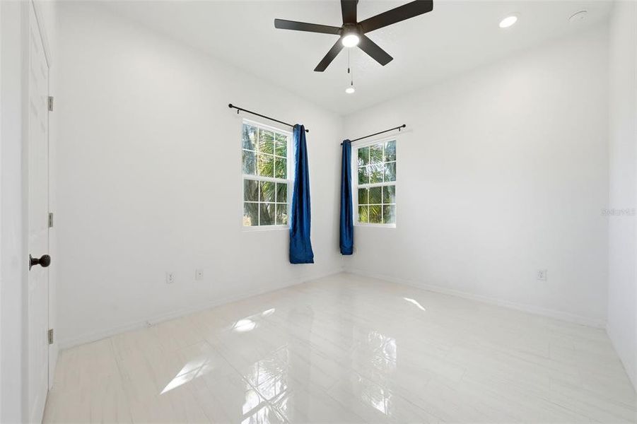 Spacious, unfurnished interior of a new home in , Eustis (Image 23).