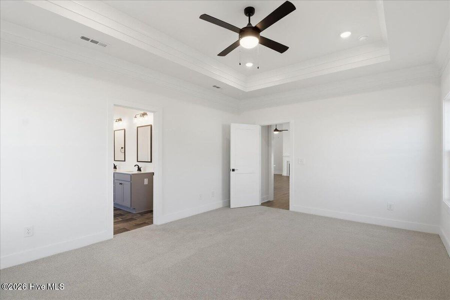 Spacious, unfurnished interior of a new home in Wood Creek, Leland (Image 18).