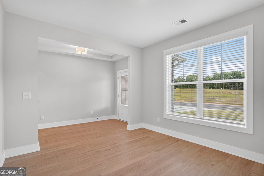 Spacious, unfurnished interior of a new home in The Fairways at Mirror Lake, Villa Rica (Image 17). Spacious, unfurnished interior of a new home in The Fairways at Mirror Lake, Villa Rica (Image 17).