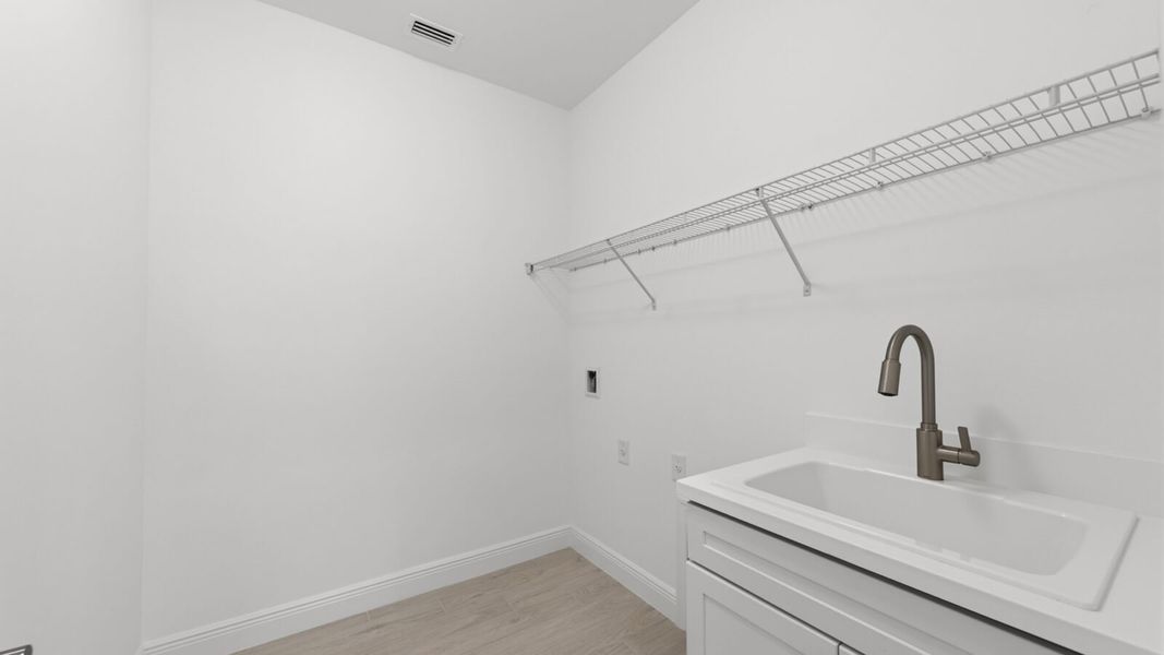 Image 33 of a home in Verandah.