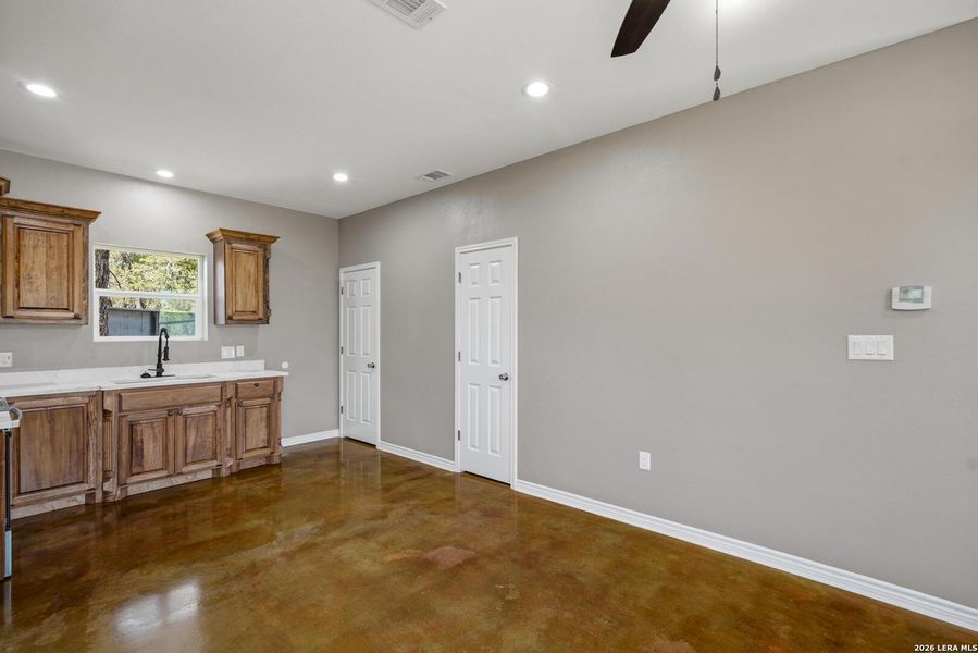 Image 50 of a home in .