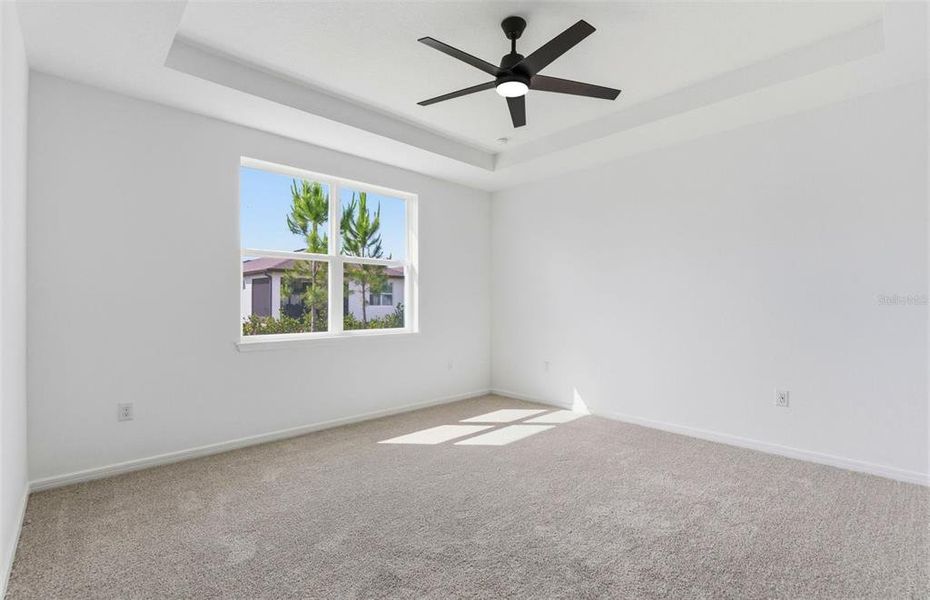 Spacious, unfurnished interior of a new home in Del Webb Stone Creek, Ocala (Image 14).