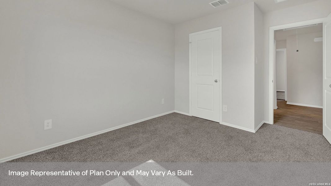 Spacious, unfurnished interior of a new home in Navarro Fields, Seguin (Image 11).