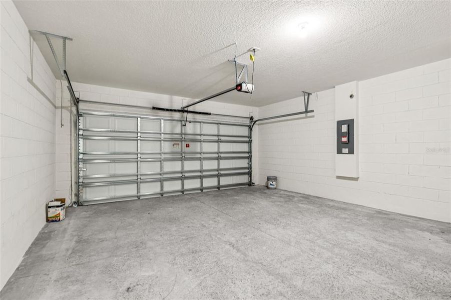 Spacious, unfurnished interior of a new home in Crosswinds - Classic Series, Haines City (Image 28). Spacious, unfurnished interior of a new home in Crosswinds - Classic Series, Haines City (Image 28).