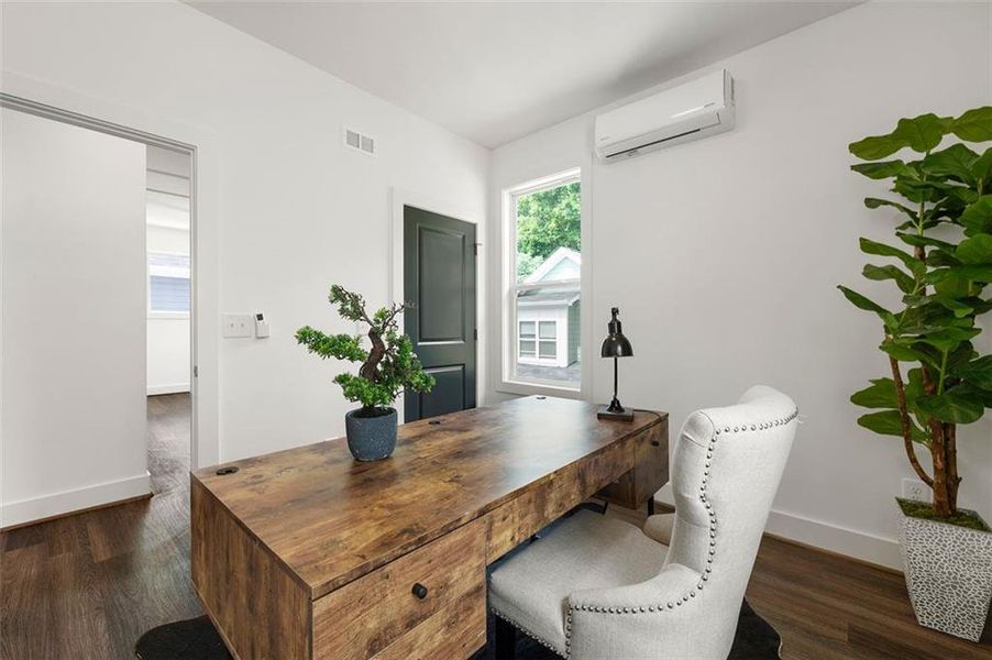 Furnished interior view inside a new home in , Atlanta (Image 16). Furnished interior view inside a new home in , Atlanta (Image 16).