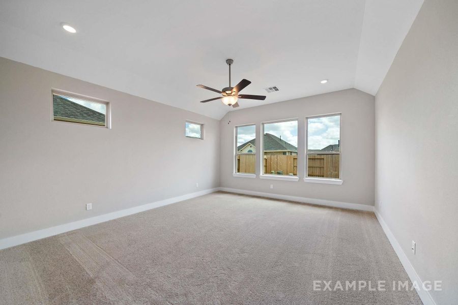 Spacious, unfurnished interior of a new home in Lago Mar, Texas City (Image 17).