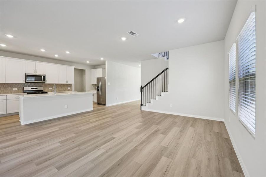 Spacious, unfurnished interior of a new home in Southridge - Signature Series, McKinney (Image 22). Spacious, unfurnished interior of a new home in Southridge - Signature Series, McKinney (Image 22).