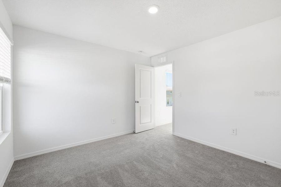 Spacious, unfurnished interior of a new home in Palm Wind, Hudson (Image 18).