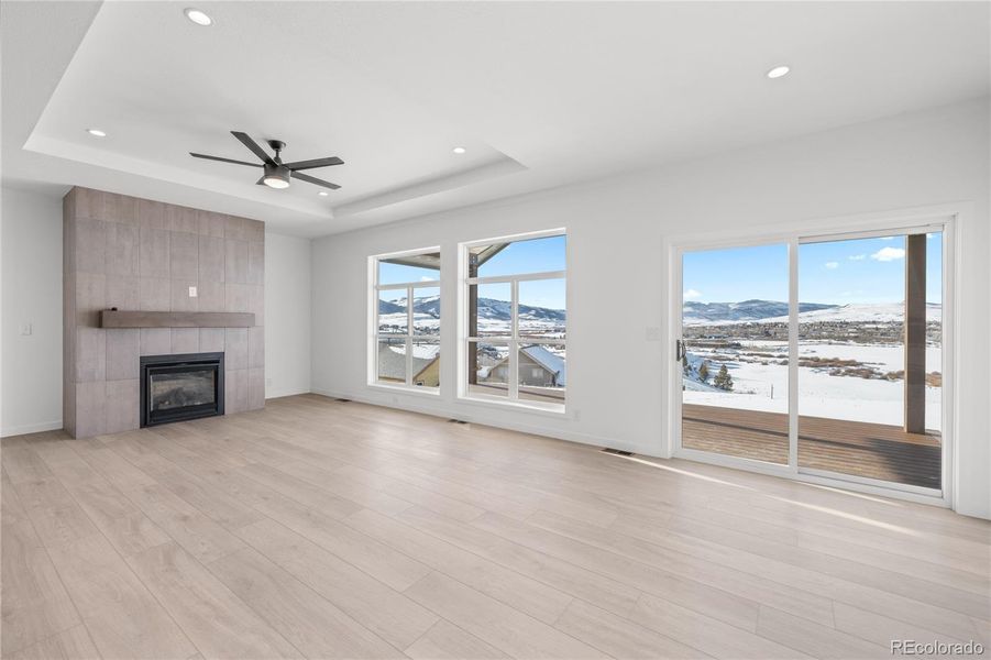 Spacious, unfurnished interior of a new home in , Granby (Image 14).