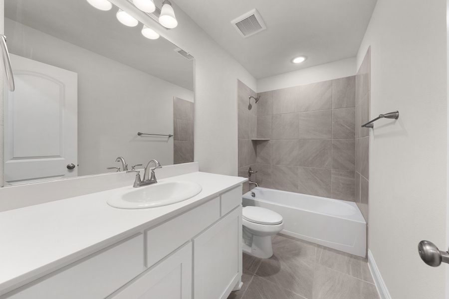 Furnished interior view inside a new home in Summerwood, Red Oak (Image 13).