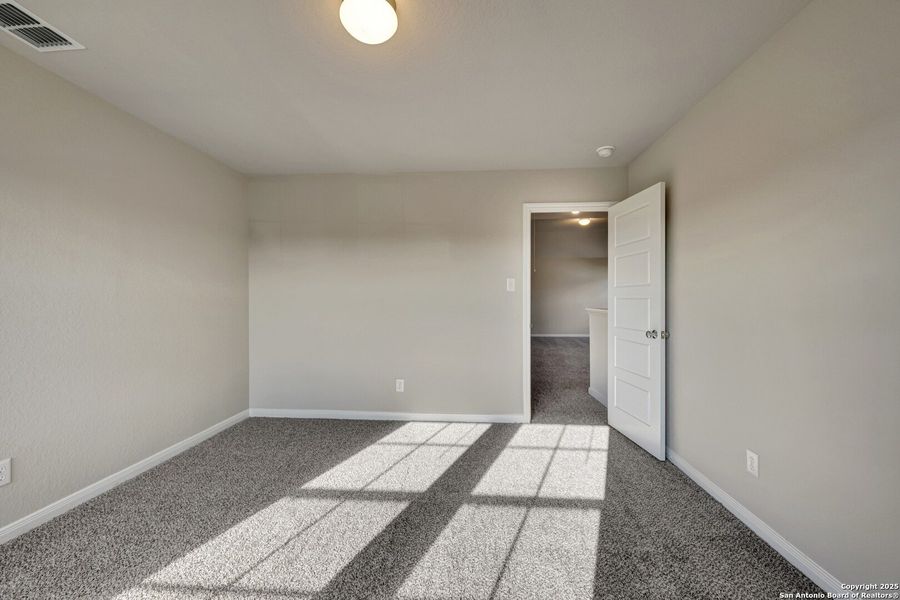 Spacious, unfurnished interior of a new home in Park Place, New Braunfels (Image 40). Spacious, unfurnished interior of a new home in Park Place, New Braunfels (Image 40).